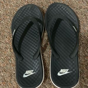 Nike flip flops